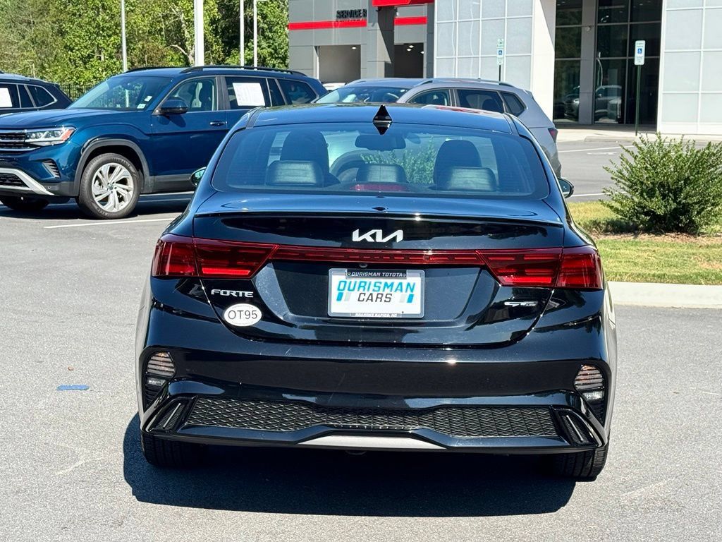 Used 2024 Kia Forte GT-Line w/ GT-Line Premium Package FWD image 5