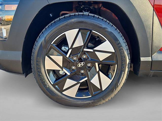 Used 2025 Hyundai Kona SEL FWD image 23