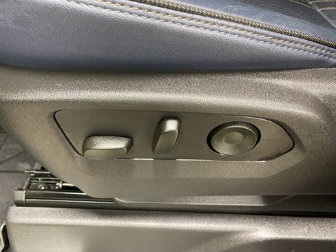 Used 2024 Chevrolet Silverado 1500 High Country w/ Technology Package image 28