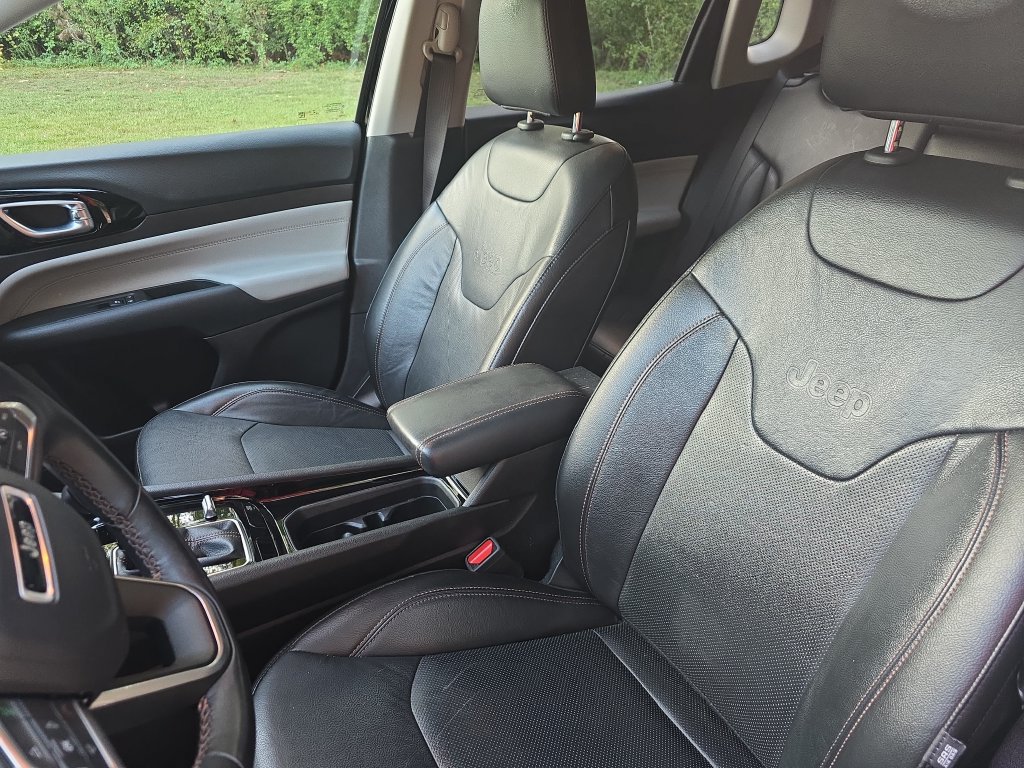 Used 2022 Jeep Compass Limited AWD/4WD image 13