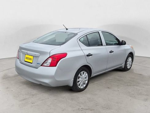 Used 2012 Nissan Versa S FWD image 5