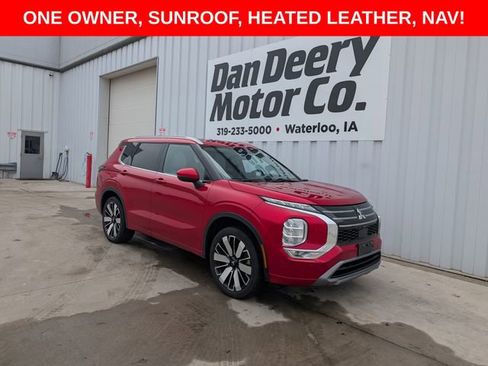 Used 2025 Mitsubishi Outlander SEL image 1