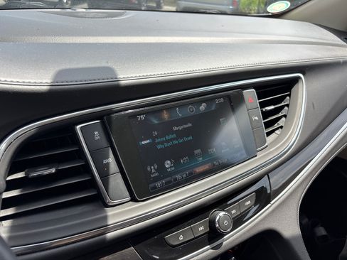 Used 2019 Buick Enclave Essence AWD/4WD image 19