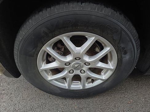 Used 2023 Chrysler Pacifica Touring-L FWD image 5