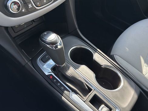 Used 2021 Chevrolet Equinox LT w/ Driver Convenience Package image 34