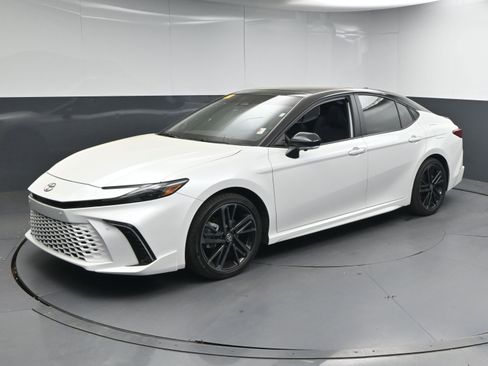 Certified 2025 Toyota Camry XSE w/ Premium Plus Package image 4