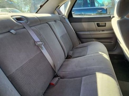 Used 2004 Ford Taurus SES FWD image 11