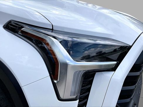 Used 2024 Toyota Tundra SR5 w/ SR5 Convenience Package AWD/4WD image 28