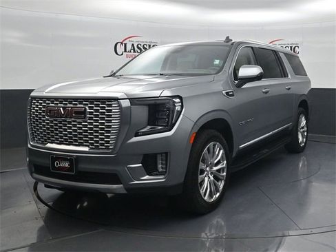 Used 2023 GMC Yukon XL Denali image 3
