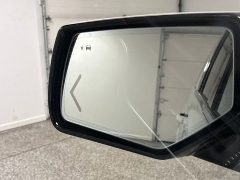 Used 2017 Chevrolet Suburban LT w/ Luxury Package image 52