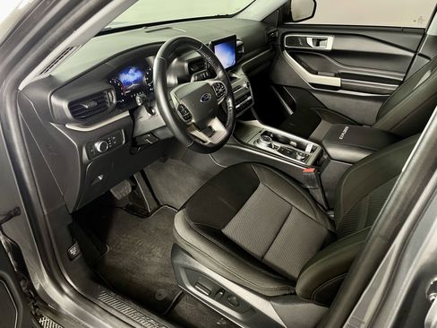 Used 2022 Ford Explorer XLT w/ Class IV Trailer Tow Package image 13