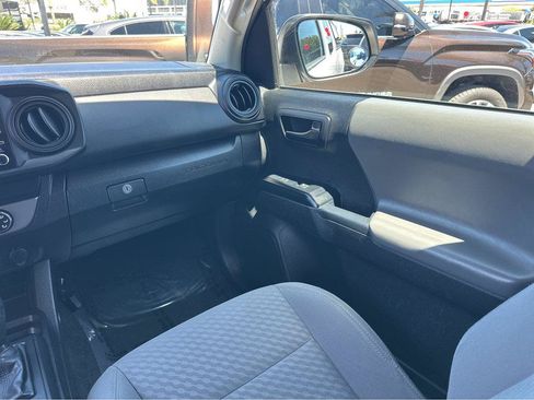 Used 2022 Toyota Tacoma SR RWD image 18