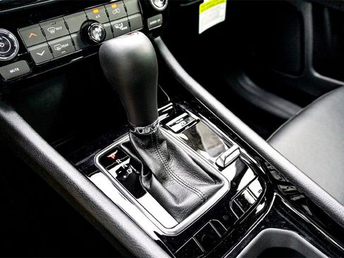 New 2026 Jeep Compass Latitude image 16