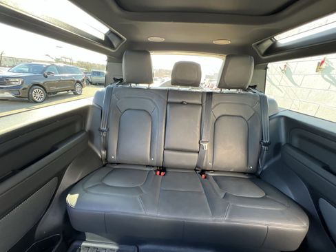 Used 2023 Land Rover Defender 90 V8 image 25