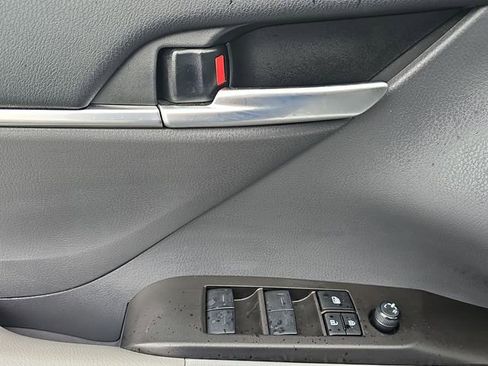 Used 2024 Toyota Camry SE w/ Cold Weather Package FWD image 24