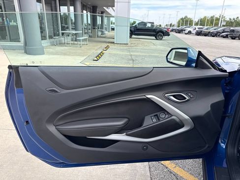 Used 2023 Chevrolet Camaro LT RWD image 18