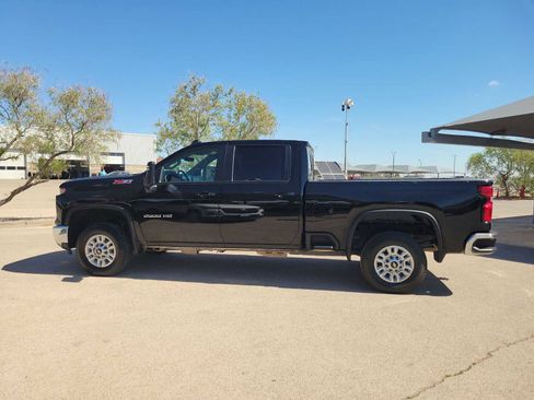 Used 2025 Chevrolet Silverado 2500 LT w/ Leather Package image 5