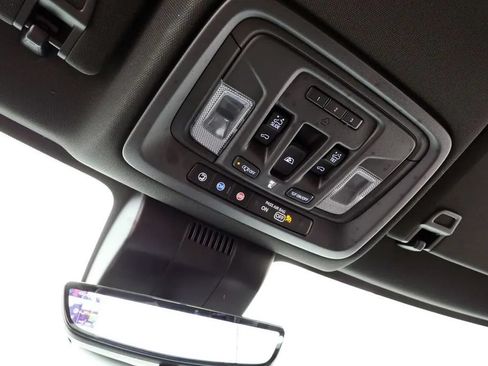 Used 2023 Chevrolet Silverado 1500 High Country w/ Technology Package AWD/4WD image 32
