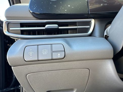 New 2025 Hyundai Elantra SEL image 19