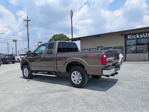 Used 2016 Ford F250 XLT w/ XLT Premium Package AWD/4WD image 9