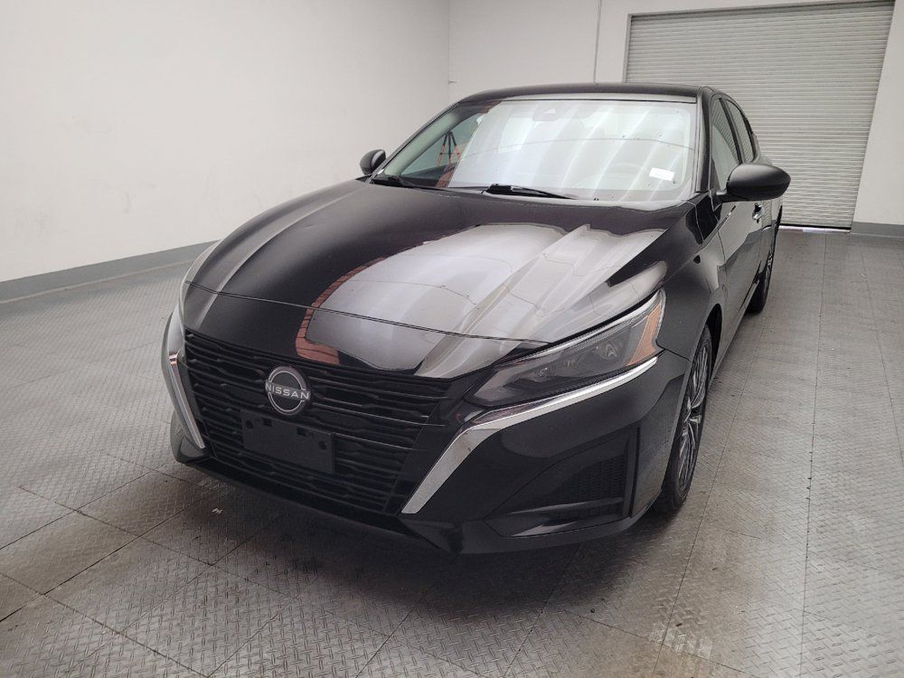 Used 2025 Nissan Altima 2.5 SV FWD image 15
