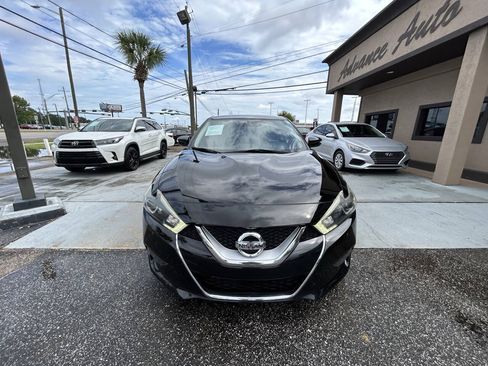 Used 2017 Nissan Maxima SR w/ Midnight Edition FWD image 6