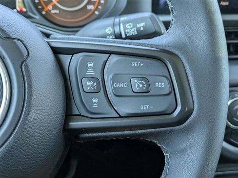 Certified 2025 Jeep Gladiator Mojave w/ Convenience Group AWD/4WD image 28