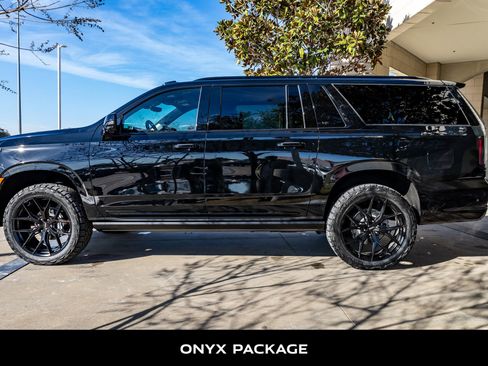 Used 2026 Cadillac Escalade ESV Platinum Sport w/ LPO, ONYX Package image 6