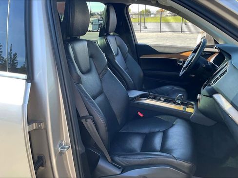 Used 2023 Volvo XC90 T8 Plus w/ Protection Package image 10