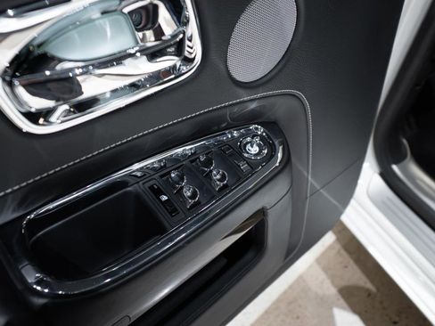 Used 2017 Rolls-Royce Ghost image 40