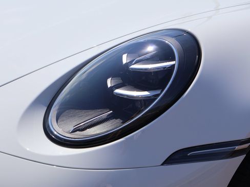 Certified 2025 Porsche 911 Carrera T RWD image 13