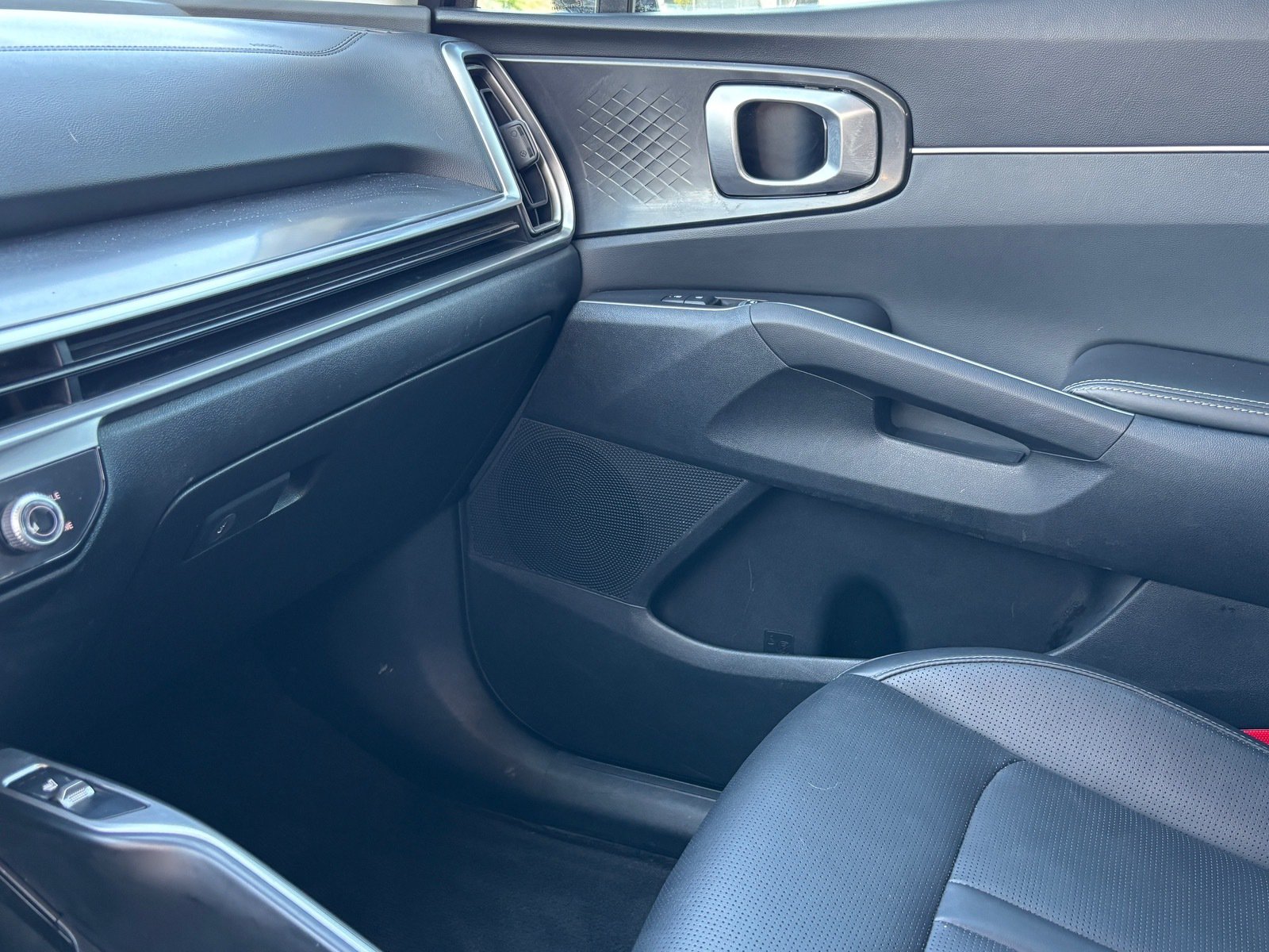 Used 2025 Kia Sorento S FWD image 19