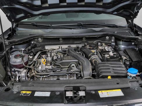 Certified 2022 Volkswagen Taos SE FWD image 34