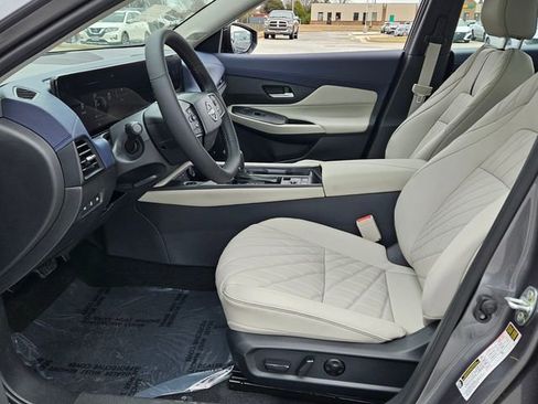 New 2026 Nissan Sentra SL w/ Floor Mat Package FWD image 5