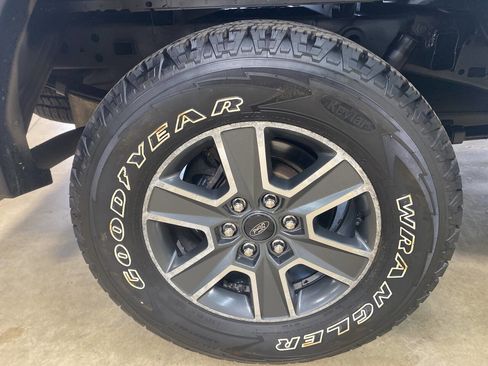 Used 2015 Ford F150 XLT w/ Equipment Group 302A Luxury image 10