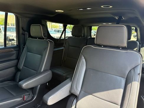 Used 2023 Chevrolet Suburban Premier RWD image 30