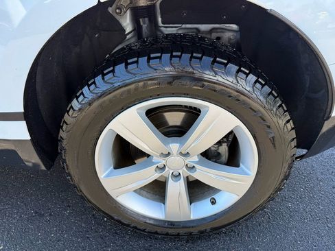 Used 2019 Land Rover Range Rover Velar S image 12