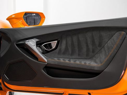 Used 2015 Lamborghini Huracan LP 610-4 image 32