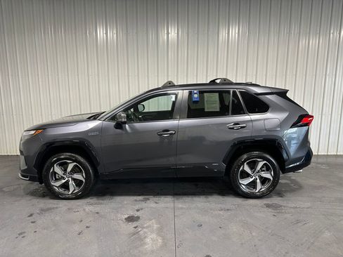 Used 2022 Toyota RAV4 SE w/ Carpet Mat Package (TMS) image 4