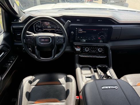 Used 2024 GMC Sierra 2500 AT4 w/ AT4 Premium Plus Package AWD/4WD image 14