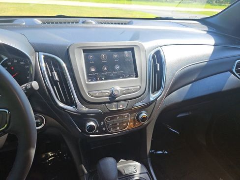 Used 2024 Chevrolet Equinox RS AWD/4WD image 17