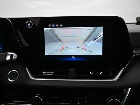 Used 2025 Chevrolet Equinox LT FWD image 19