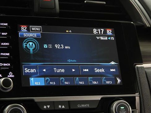 Used 2019 Honda Civic Touring image 11