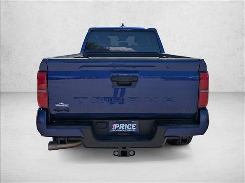 Used 2025 Toyota Tacoma TRD Sport AWD/4WD image 7