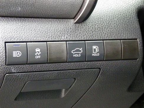 Used 2022 Toyota Camry SE FWD image 26