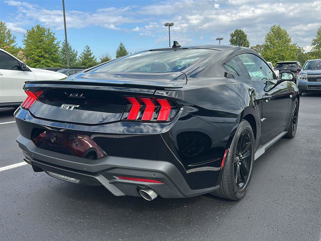 Used 2024 Ford Mustang GT RWD image 3