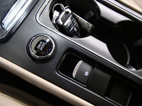 Used 2023 Lincoln Corsair AWD w/ Equipment Group 101A image 27