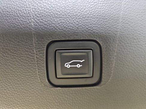 Certified 2023 Chevrolet Traverse LT image 19