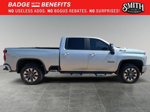 Used 2022 Chevrolet Silverado 2500 LT w/ Texas Edition AWD/4WD image 3