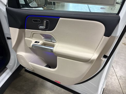 New 2026 Mercedes-Benz GLB 250 4MATIC image 11